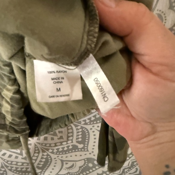 Soho New York & Company Green Camouflage Button-Down Shirt - Picture 5 of 5